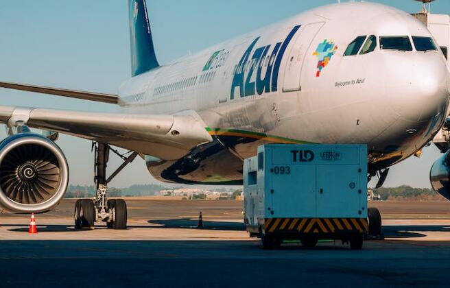 電(dian)商(shang)物(wù)流飛速(su)髮(fa)展(zhan),短信(xin)已成(cheng)物(wù)流業務(wu)重(zhong)要工(gong)具(ju)